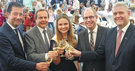 Spargelfest Schlemmereien Und Oldtimer Rund Ums Himmelreich Nw De