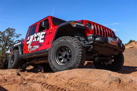 Mickey Thompson | Baja Boss A/T