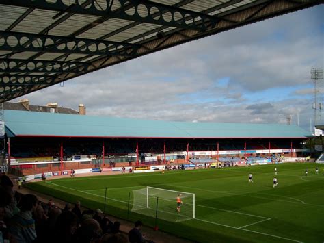 Dens Park (Dundee v Raith Rovers) | Couples The Football Stadium