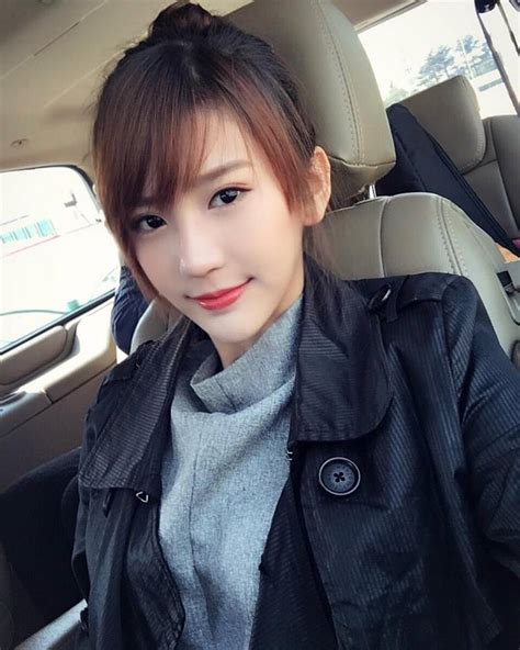 Loạt ảnh du lịch Sài Gòn của hot girl Malaysia khiến fan Việt thích thú