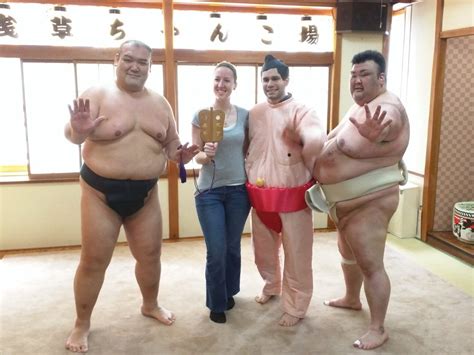 Duel with Sumo Wrestlers and Eat Chanko Nabe in Tokyo - QUESTION JAPAN