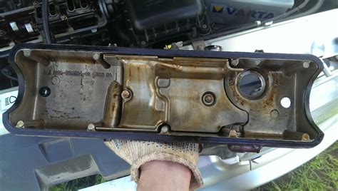 Замена прокладки клапанной крышки — Lada 2115, 1,5 л, 2005 года ...