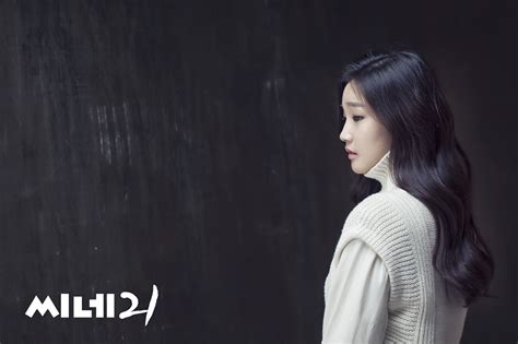 신예 박소담 영화전문지 씨네21이 선정한 핫 라이징 스타로 소개되다 스타저널