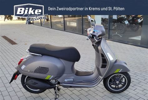 Neufahrzeug Vespa GTS 300 Hpe Super Tech Grigio Ottimista Matt Bike