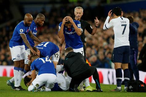 André Gomes horrific injury: Everton, Tottenham players left distraught