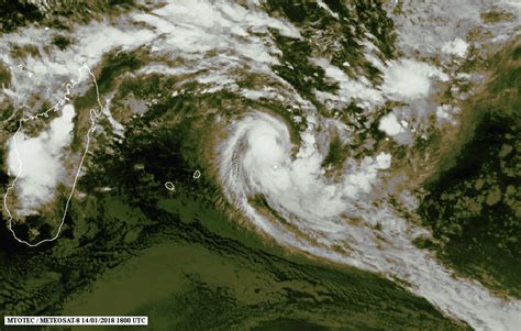 La forte tempête Berguitta est à 830 km de La Réunion LINFO re