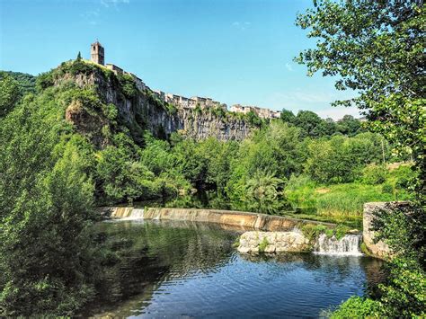 Castellfollit de la Roca Girona Vista desde el rio Fluví Flickr