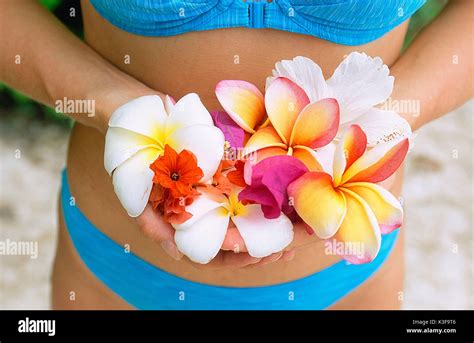 Femme en bikini Banque de photographies et dimages à haute résolution Alamy