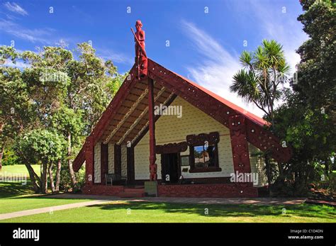 Maori Whare Meeting House Hi Res Stock Photography And Images Alamy