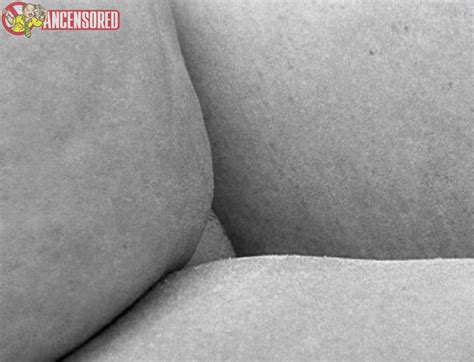 Naked Velvet D Amour In Avida