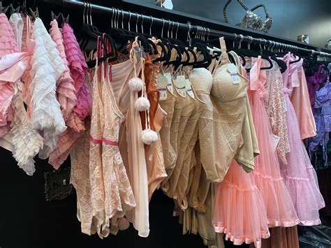 LiviRae Lingerie Leather Lace Valentine s Day Sexy Soirée Talking With Tami