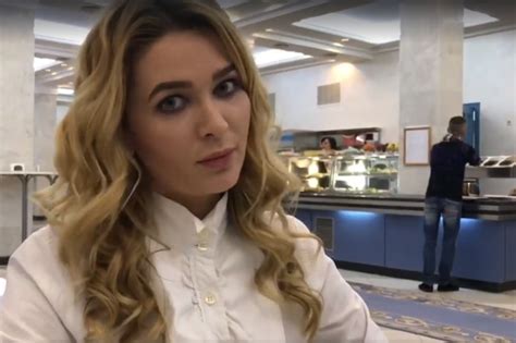 Украинская журналистка намерена заняться сексом на трибуне парламента ...