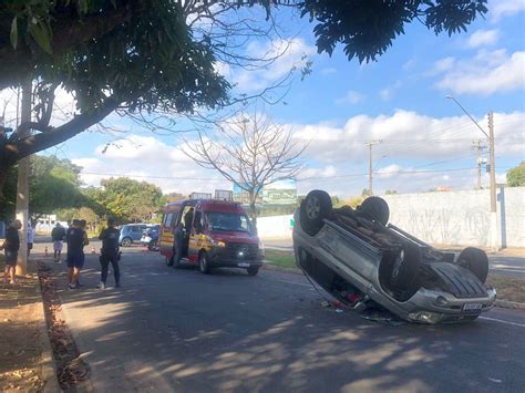 Carros colidem e veículo capota em Rio Claro Jornal Cidade RC