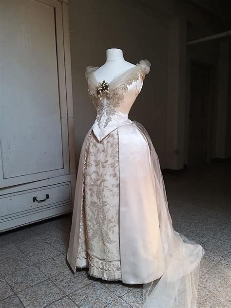 1880s Reproduction Historical Dresses 1880s Ball Gown Wedding Gowns