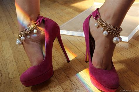 Busty Brunette Chanel Preston Showing Her Perfect Bubble Butt Puffy Cameltoe Coedcherry