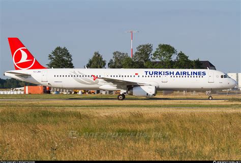 TC JMH Turkish Airlines Airbus A321 232 Photo By Michael Pavlotski ID