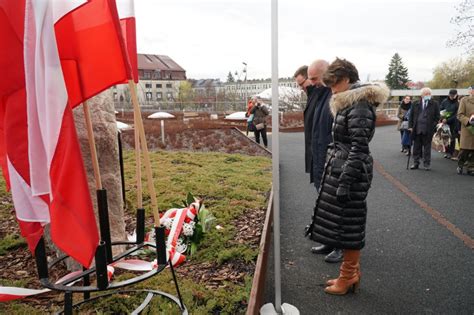 Kapitan Stanis Aw Nowakowski Uczczony W Jaworznie Zosta Patronem