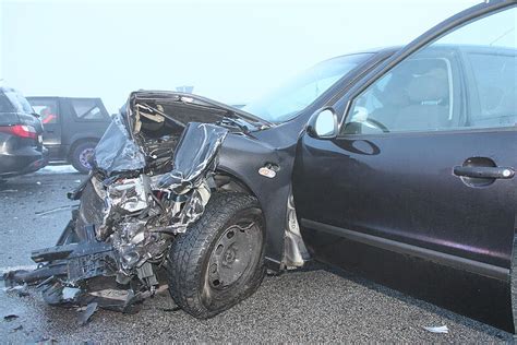 Crash auf der B12 Zwei Menschen verletzt Abendzeitung München