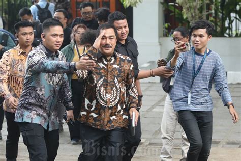 Dilantik Jadi Menteri Imigrasi Agus Andrianto Mundur Dari Wakapolri