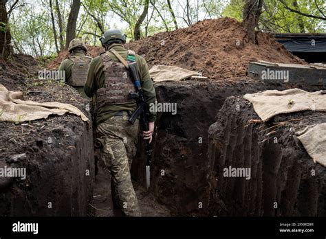 Ukraine 24th Apr 2023 Ukrainian Soldiers Are Seen In The Trench 1