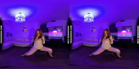 Late Night Striptease Dancer Lea Deep Glass Dildo Masturbation VR Porn Video VRPorn