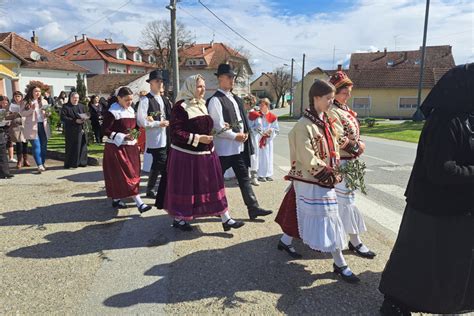 Lanovi Kud A Delovi Sudjelovali Na Manifestaciji Uskrsna Ko Arica