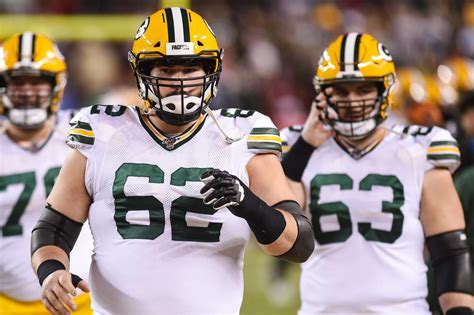 Packers Injury Report Corey Linsley Is Only Non Participant In