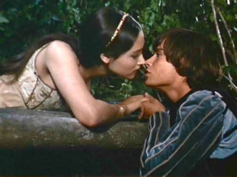 Romeo & Juliet about to kiss on Balcony. - 1968 Romeo and Juliet by Franco Zeffirelli Photo ...