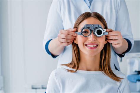 What Does An Optometrist Do? ~ OPTIKO EYEWEAR