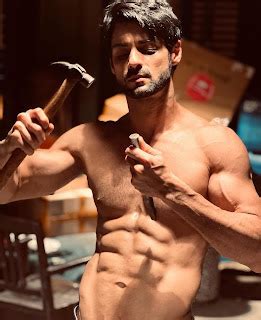 Shirtless Bollywood Men Hot Shirtless Shots Of Karan Wahi The Abs Are Just Amazing