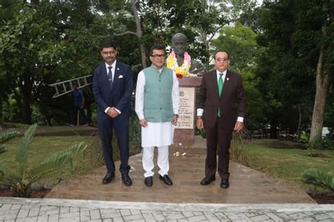 Upinforma Ceremonia En Honor A Mahatma Gandhi En La Universidad De Panam