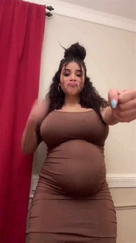 Hot busty pregnant woman ThisVid 中文