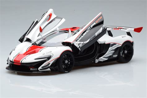 McLaren P1 GTR Gloss White Red Stripes 1/18 AUTOart