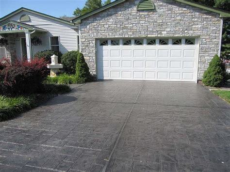 Maintaining a Concrete Driveway in St. Louis MO