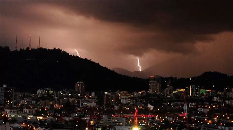 Lluvia y tormenta eléctrica en Santiago Emiten alerta en 10 comunas de