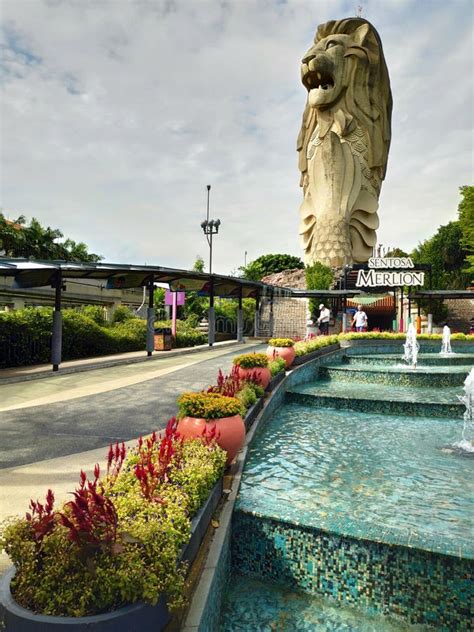 Merlion Statue On Sentosa Island In Singapore Editorial Stock Photo