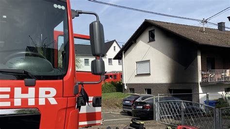 Betr Chtlicher Schaden Garagenbrand In Berod Greift Auf Wohnhaus Ber