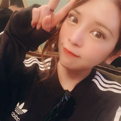 Bi kịch của cô nàng hot girl xinh đẹp Mất tất cả tới mức phải đi đóng phim rồi phải giải