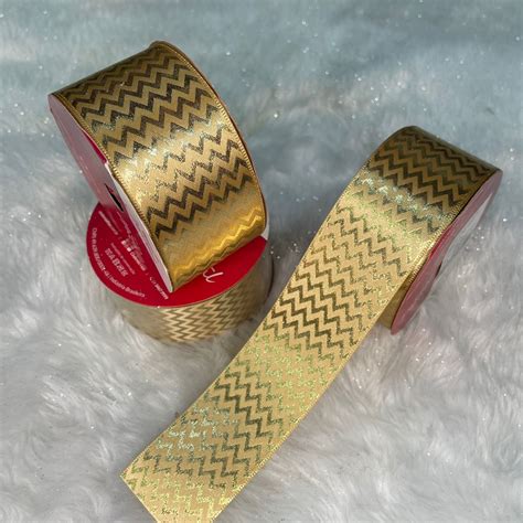 FITA DE CETIM LUREX NATALINA 38MM 288 CHEVRON DOURADO Pandatex