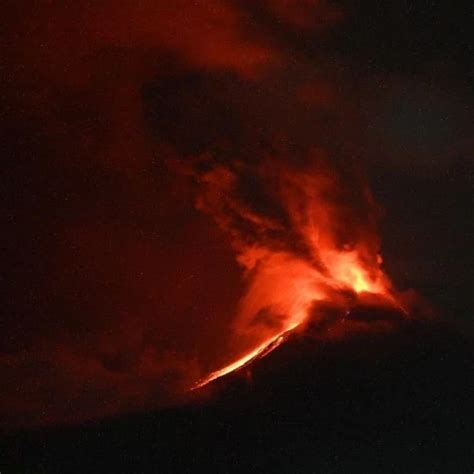 Gunung Lewotobi Laki Laki Di Flores Naik Status Jadi Awas Ini Imbauan