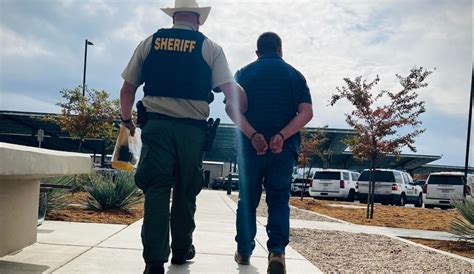 Dad Arrested For Being Complicit In Year Old Daughters Online Nude Photo Sales Crime Online