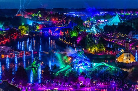 Review Of Tomorrowland 2019 The Chainsmokers Martin Garrix Eric