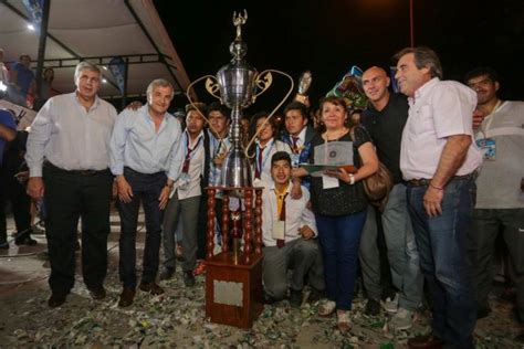 Carroceros recibieron con emoción los premios en la Fiesta Nacional de