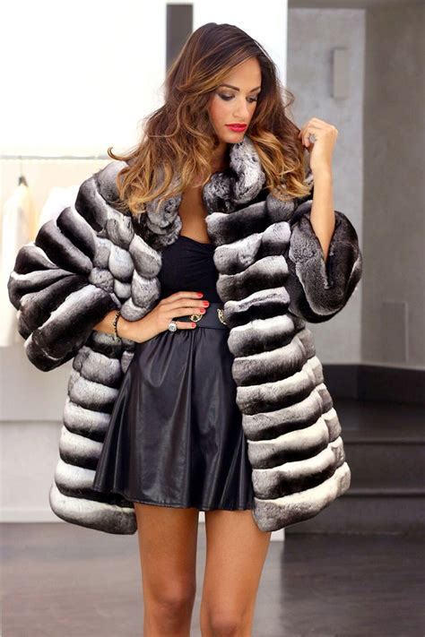 Black Velvet Chinchilla Fur Coat | Pelz mode, Pelzmantel, Pelz