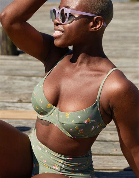 Hot Sexy Tara Belle Bikini Pics