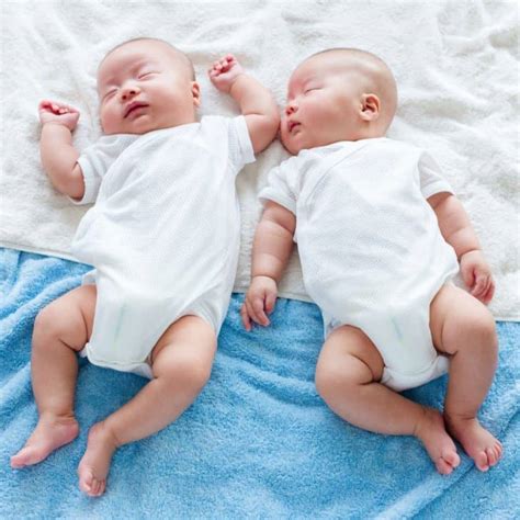 Best Bassinets for Twins - One Sharp Mama