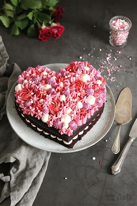 Valentine's Day Chocolate Heart Cake | Bake to the roots