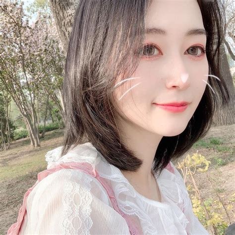 Giấu mặt với trang phục đầy hờ hững nàng hot girl được CĐM săn lùng info ráo riết bị đồn đoán