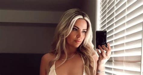 Mum Of Three Poses Nude To Hit Back At Trolls Who Tell Her To Firm Her Body Daily Star