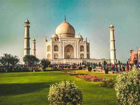 gardens  taj mahal sitting   shadow mahal lush mughal agra